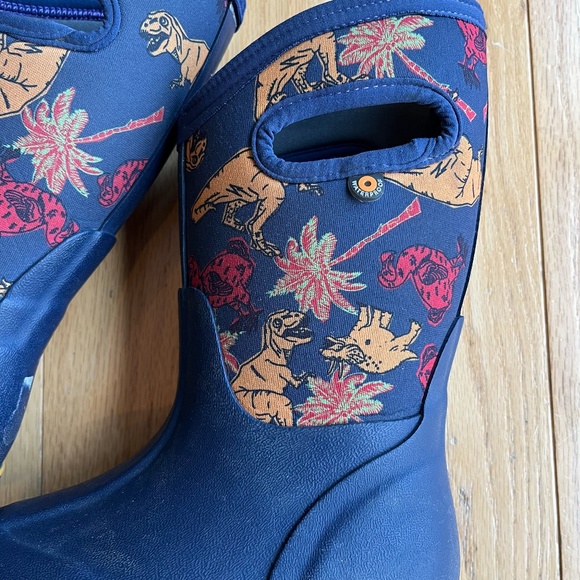 Bogs Classic Dino print all weather insulated boots, size 10 - Picture 5 of 6